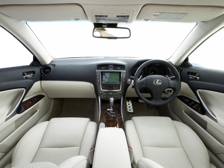  Lexus IS250C 2010 года  (AU) (фото 5 из 19)